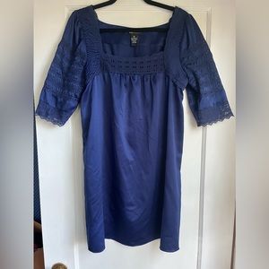 Dark blue shift dress, embroidery on sleeves, sz M bcbg